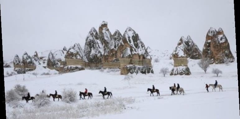 End of the world: Bizarre desert snowfall ‘Biblical end of times prophecy’ believers claim