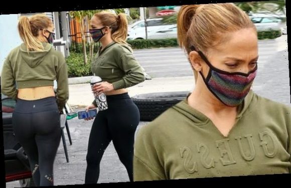 Jennifer Lopez wears the names of her twins, 12, on her leggings