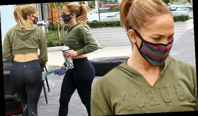 Jennifer Lopez wears the names of her twins, 12, on her leggings