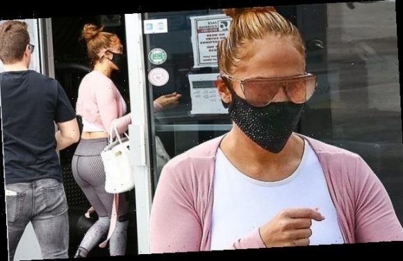 Jennifer Lopez shows off her famous backside before gym time in Miami