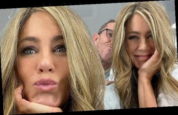 Jennifer Aniston glows as she gets her hair newly highlighted