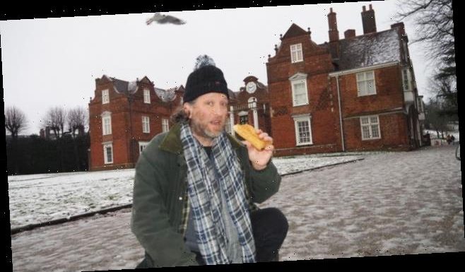 Dad, 47, nabbed by cops for eating sausage roll on park bench during Covid lockdown