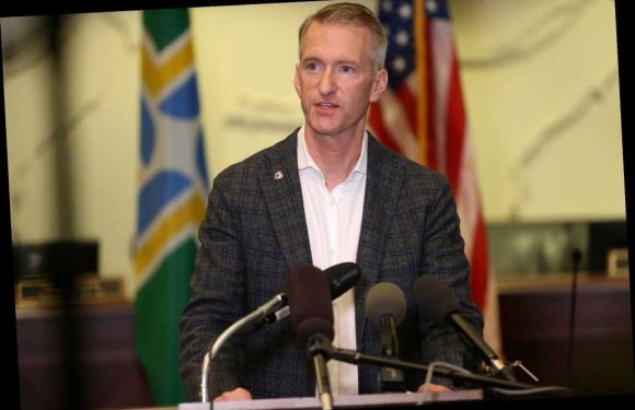 Portland Mayor Ted Wheeler pepper-sprays man who accosted him outside pub