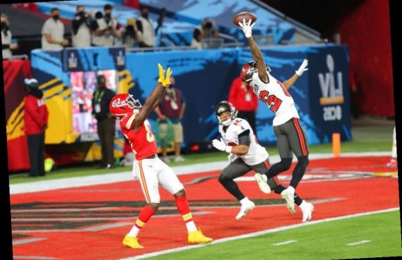 Super Bowl LV Half-Time Report: Kansas City Chiefs Offense Stymied By Tampa Bay Buccaneers