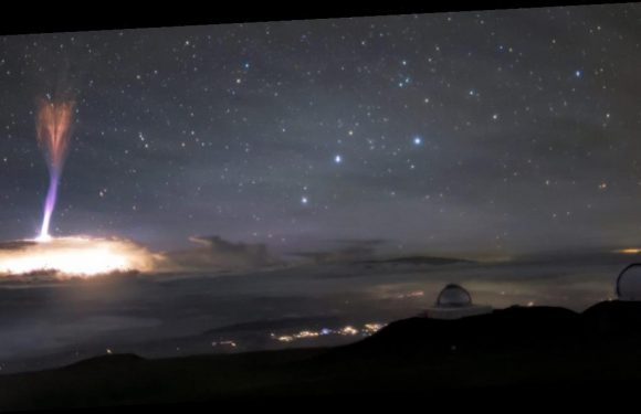 A stunning photo shows both red-sprite and blue-jet lightning in the skies above Hawaii