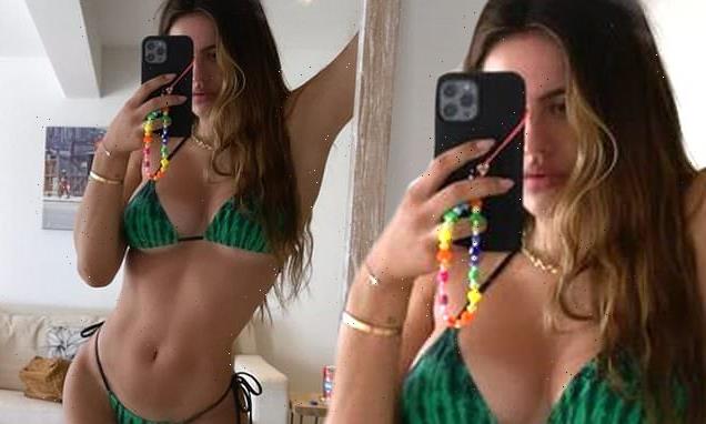 Amelia Hamlin captures sizzling bikini selfie