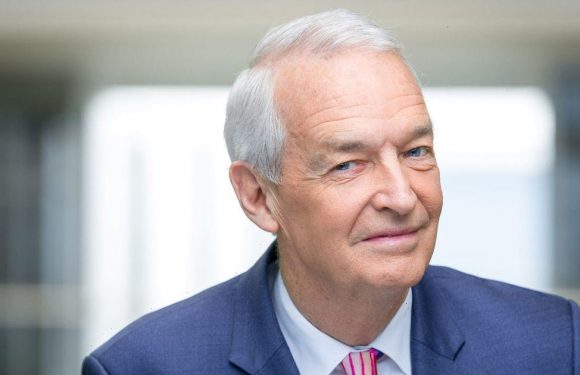 Inside presenter Jon Snow’s family life as he quits Channel 4 after 32 years