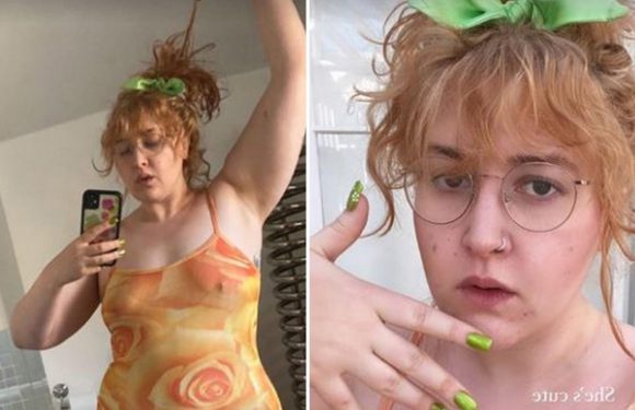 Jonathan Ross's daughter Honey makes bold statement in figure-hugging orange dress selfies