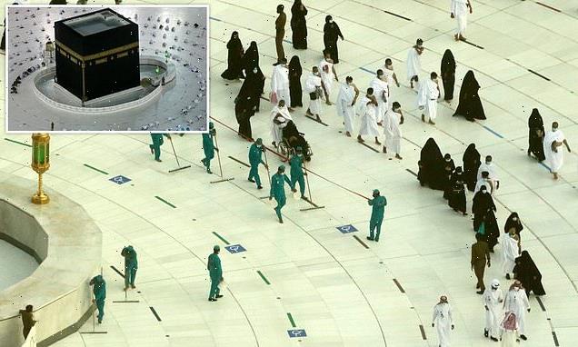 Only vaccinated pilgrims allowed into Mecca, Saudi officials say