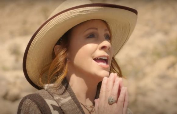 Reba McEntire Stands Firm in 'Somehow You Do' Video