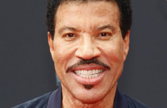 What Lionel Richie’s Relationship Is Really Like With His Daughter Nicole