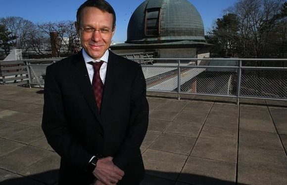 Expert says Earth needs treaties with aliens to stop comic destruction