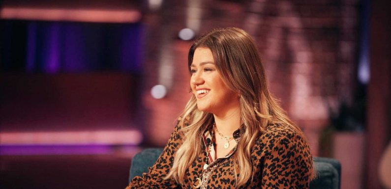 Kelly Clarkson lands Ellen DeGeneres' daytime talk show slot, more news