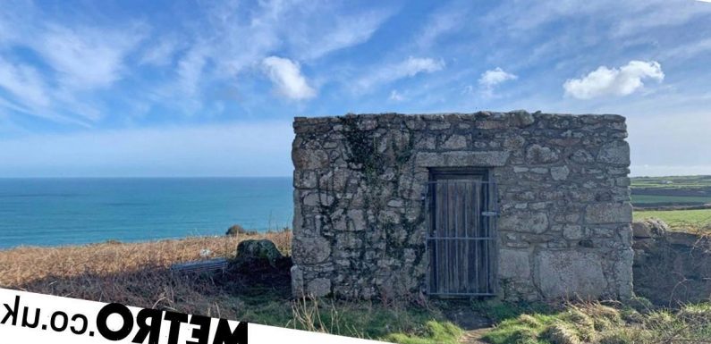 This 'loo with a view' in Cornwall is up for sale at £20,000