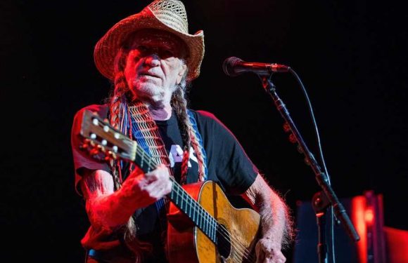 Willie Nelson's Outlaw Music Festival Tour Announces 2021 Dates