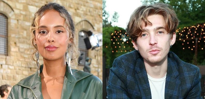 Austin Abrams, Alisha Boe & More Round Out The Cast For Netflix’s ‘Strangers’ Movie!