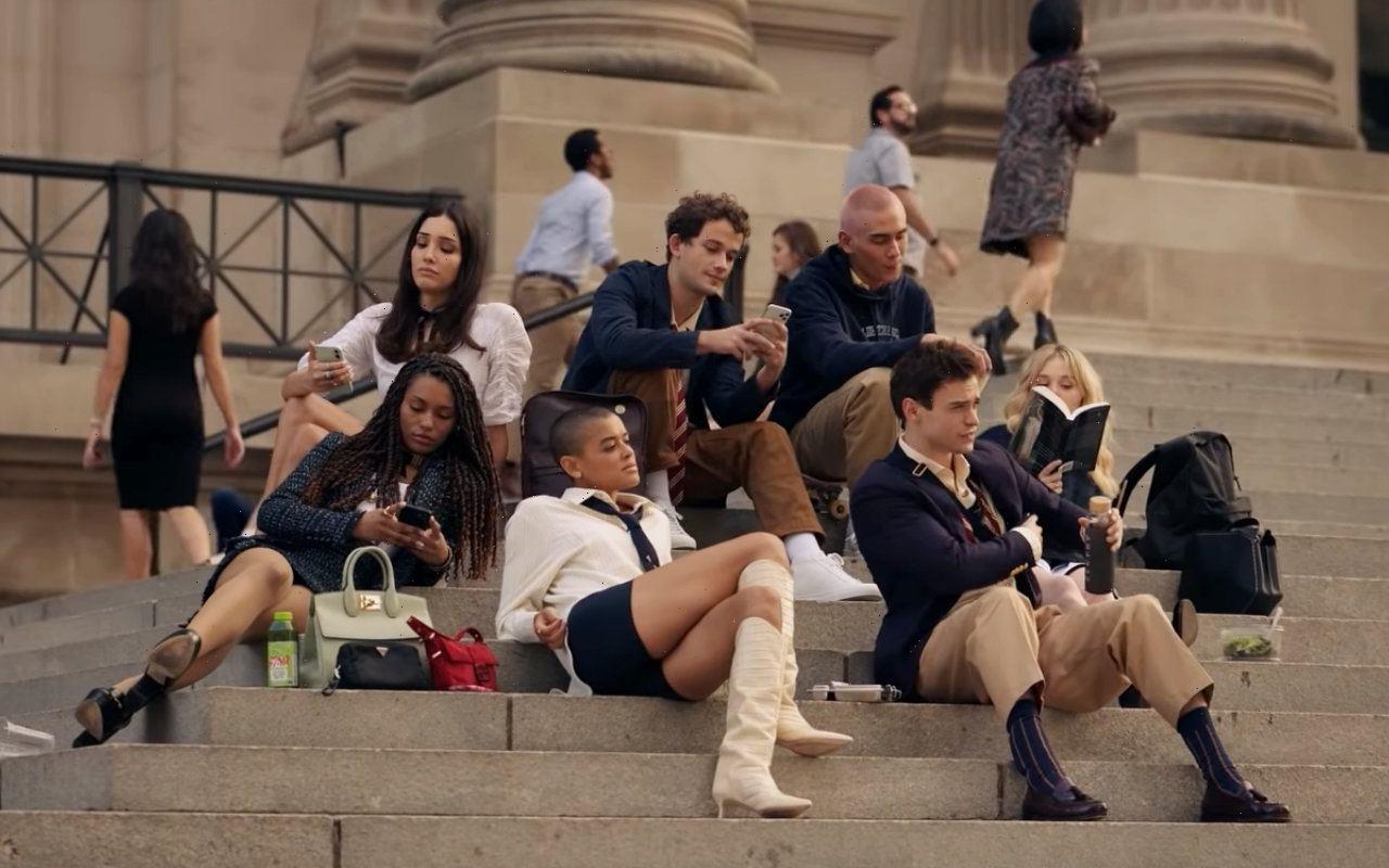 Gossip Girl Reboot Warns About Fake Friends In Steamy First Trailer Wsbuzz Com