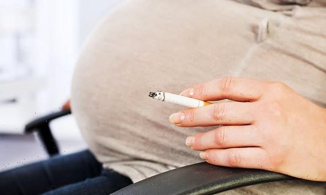 Pregnant women could get £400 of vouchers if they give up smoking
