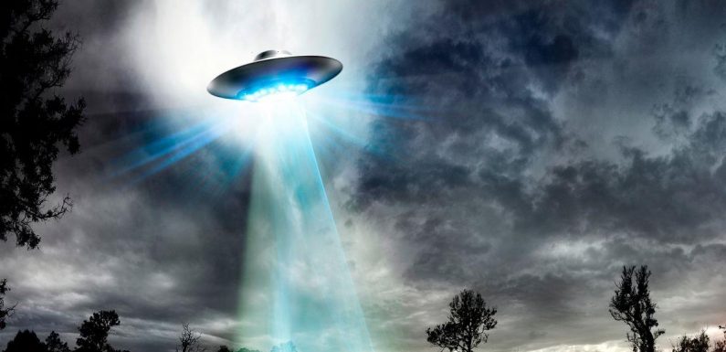 Aliens will crush humans in horror war and ‘crack Earth like nut’ claims expert