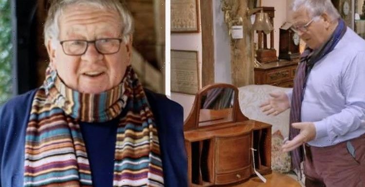 Antiques Road Trip expert ‘wounded’ as they suffer staggering loss on wooden chest