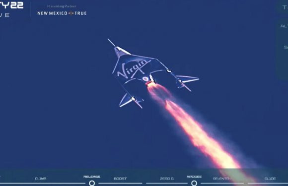Branson Completes Virgin Galactic Flight, Aiming to Open Up Space Tourism