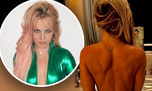 Britney Spears posts sizzling nude shot from bathtub