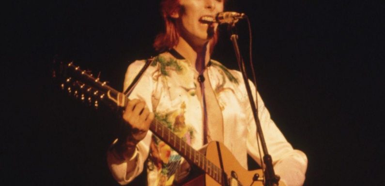 Classic Cuts: David Bowie Channels the Velvet Underground on 'Queen Bitch'