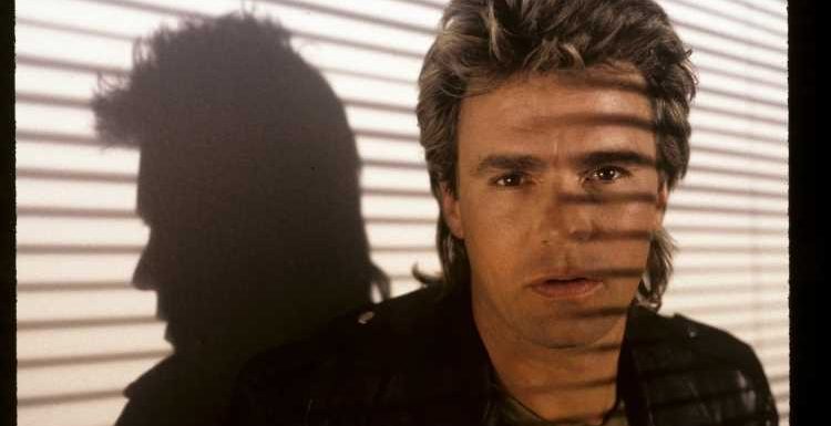'MacGyver': Richard Dean Anderson Says He Went Through 144 Swiss Army Knives