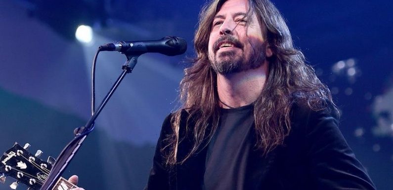 Foo Fighters' Dave Grohl told Westboro Baptist protesters they're supposed to 'love everybody' at concert