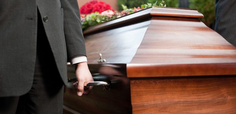 Funeral director’s dark sense of humour leaves audiences giggling at his tweets