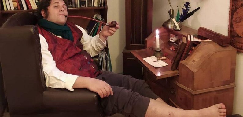 Huge Lord of the Rings fan who ‘lives as a Hobbit’ gets Frodo’s seal of approval