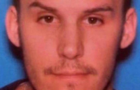 Man arrested after stealing kayak in nothing but pants and a nabbed sailor’s hat