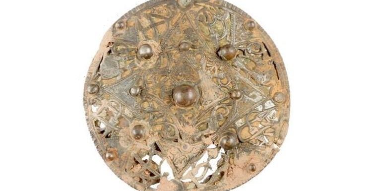 Somerset detectorist unearths ‘very rare’ Early Medieval brooch dating back 1,200 years