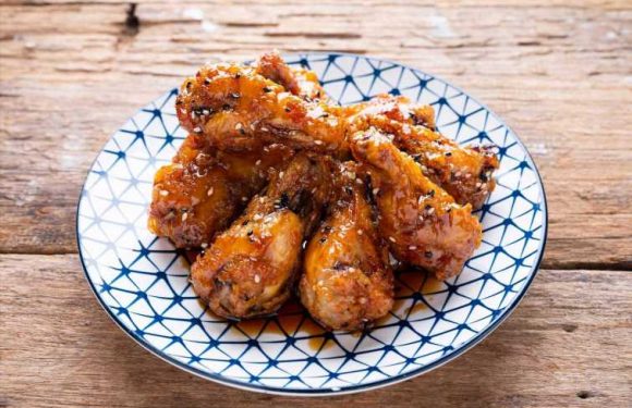 Sticky-glaze chicken wings recipe – cooking ideas from the Batch Lady