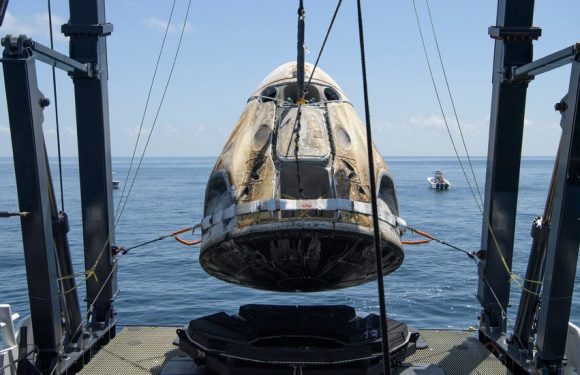 When will the astronauts return?