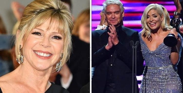 ‘Clearly doesn’t like Phil’ This Morning fans spot Ruth Langsford’s ‘disdain’ for co-star