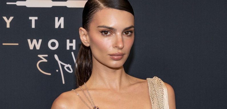 Emily Ratajkowski claims Robin Thicke grabbed her breasts in Blurred Lines video