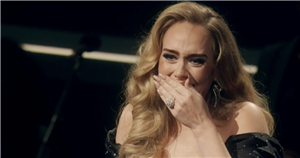 Adele breaks down in tears during epic ITV show forcing Alan Carr to step in