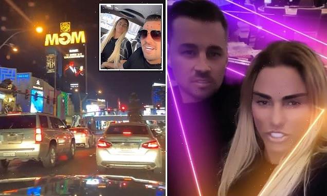 Katie Price arrives in Las Vegas after being 'escorted off plane'