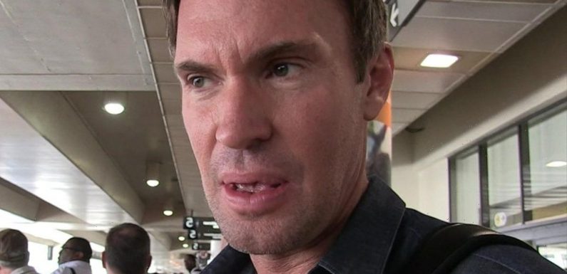 'Flipping Out' Star Jeff Lewis Gets COVID at 'Superspreader' Party