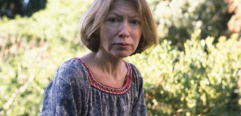 Joan Didion, Storied Author and Cultural Critic, Dead at 87