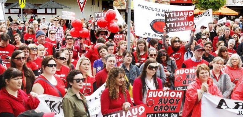 Victorian teachers vow to strike in campaign for new workplace deal