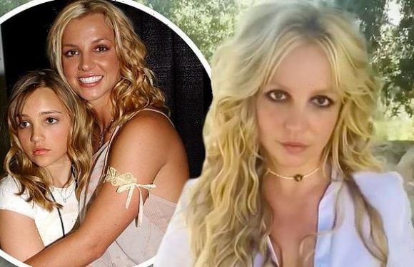 Britney Spears says she should have 'slapped' sister and mother