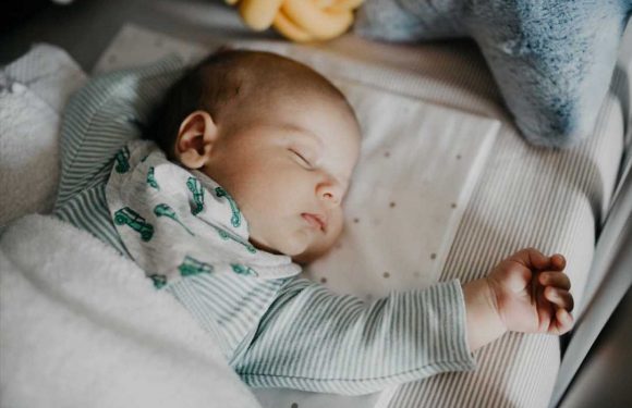 I am a paediatrician – the four easy tips to get your baby into a regular sleep routine
