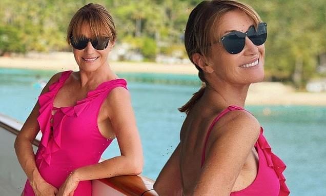 Jane Seymour, 70, shows off her incredible figure in a pink swimsuit