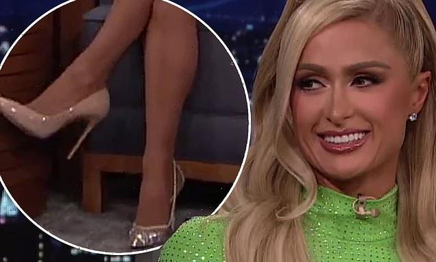 Paris Hilton  wears TWO different high heels while on The Tonight Show