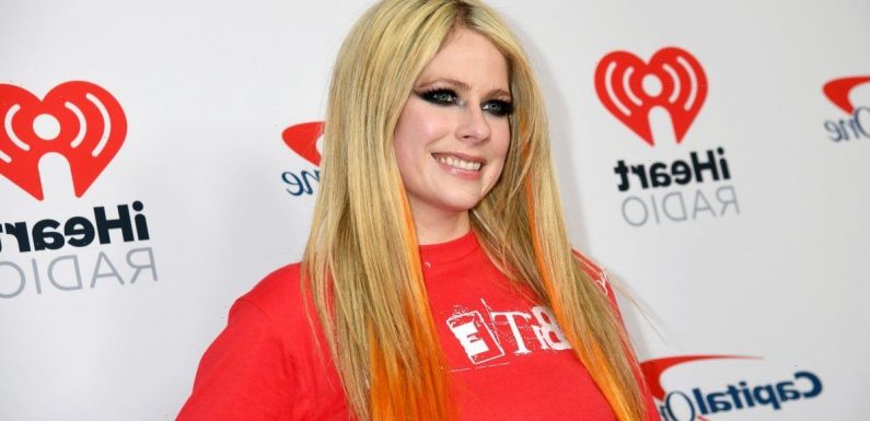 Avril Lavigne Makes 'Difficult Decision' to Postpone European Tour Due to COVID-19 Pandemic