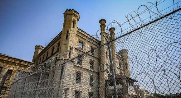 Infamous haunted prison that saw murders gives urban explorers ‘goose bumps’