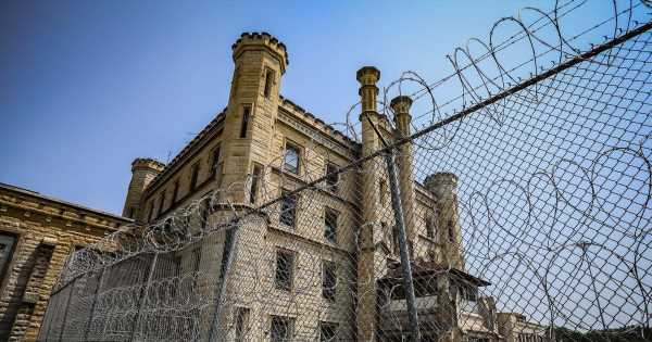 Infamous haunted prison that saw murders gives urban explorers ‘goose bumps’