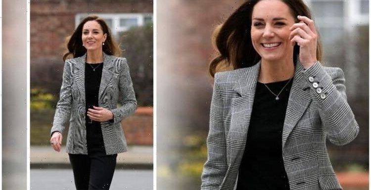 Kate Middleton stuns wearing matching sapphire necklace with engagement ring in London